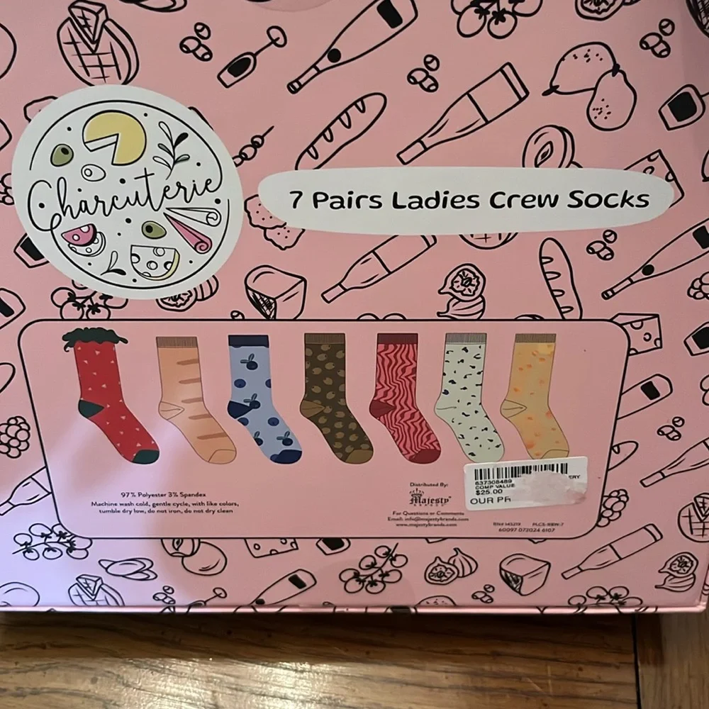 Charcuterie crew socks, NWOT‎